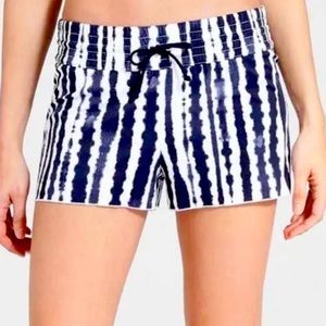 ATHLETA - Wave Break Smocked Short - NWT - Large